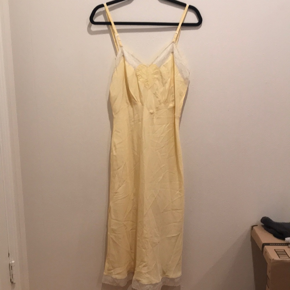 Vintage gown - G063